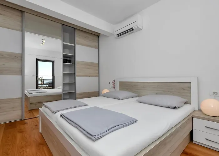 Luxury Macola Free Parking *