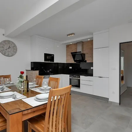 Luxury Macola Free Parking Makarska