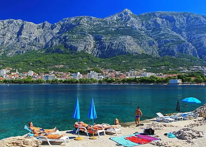 Luxury Macola Free Parking